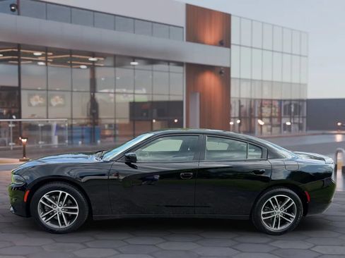 Used 2019 Dodge Charger SXT AWD/4WD image 8