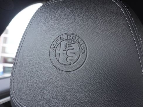 New 2025 Alfa Romeo Giulia AWD w/ Veloce Package AWD image 25