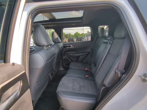Used 2024 Mitsubishi Outlander SE Black Edition AWD/4WD image 10