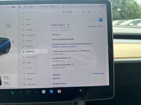 Used 2021 Tesla Model Y Long Range AWD/4WD image 32