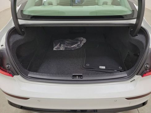 Used 2024 Volvo S60 T8 Plus image 10