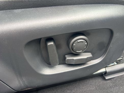 Used 2023 Land Rover Range Rover Evoque SE image 33