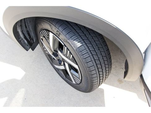 Used 2026 Nissan Kicks SV w/ SV Premium Package FWD image 8