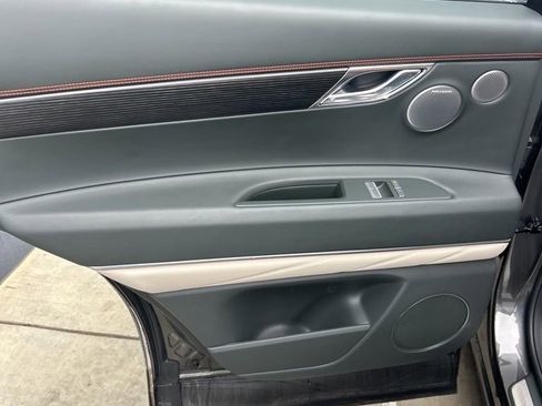 Used 2025 Genesis GV80 3.5T image 10