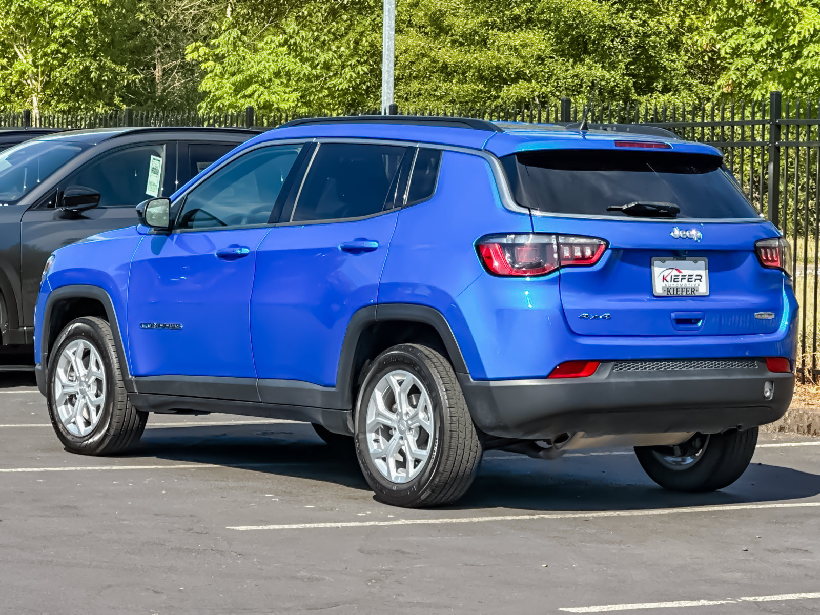 Used 2024 Jeep Compass Latitude AWD/4WD image 6