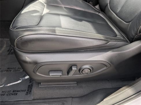 Used 2022 Jeep Grand Cherokee Limited AWD/4WD image 23