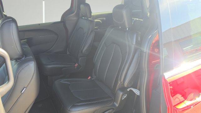 New 2026 Chrysler Pacifica Select FWD image 21