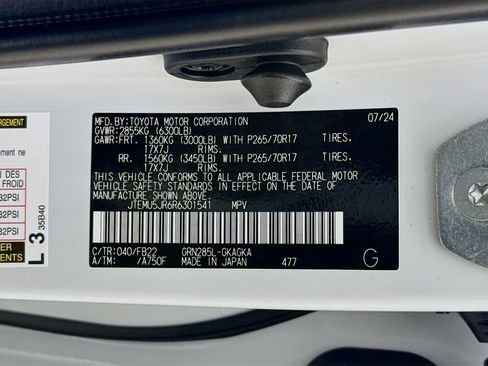 Certified 2024 Toyota 4Runner SR5 image 33