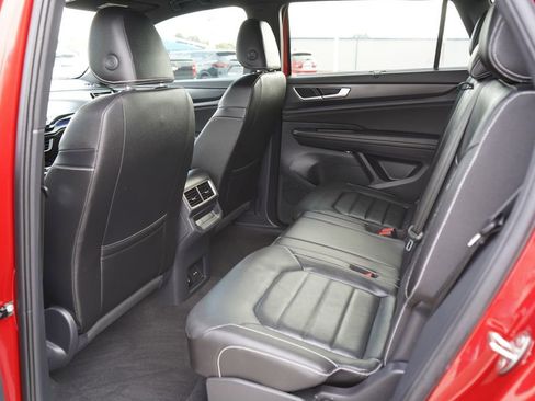 Used 2025 Volkswagen Atlas Cross Sport SEL R-Line image 29