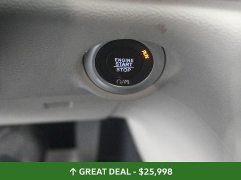 Used 2024 Chrysler Pacifica Touring-L image 42