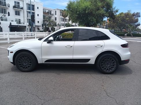 Used 2017 Porsche Macan AWD/4WD image 5