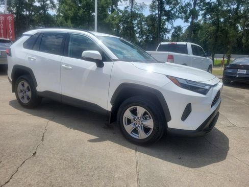 Certified 2022 Toyota RAV4 XLE FWD image 8
