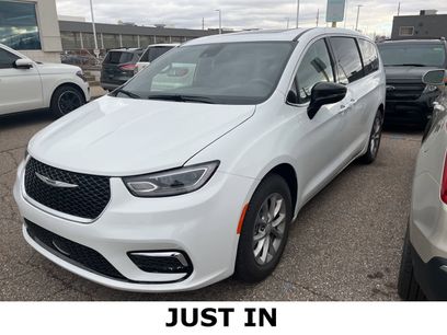 Used 2026 Chrysler Pacifica Limited