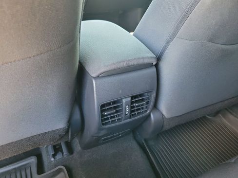 Used 2025 Toyota Corolla Cross AWD Hybrid image 11