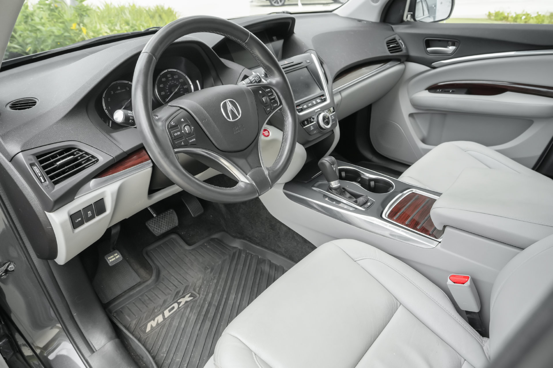 Used 2014 Acura MDX w/ Technology Package AWD/4WD image 2