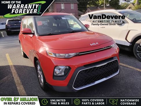 Used 2022 Kia Soul LX w/ Technology Package FWD image 1
