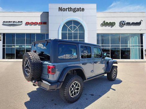 Used 2026 Jeep Wrangler Unlimited Rubicon AWD/4WD image 4
