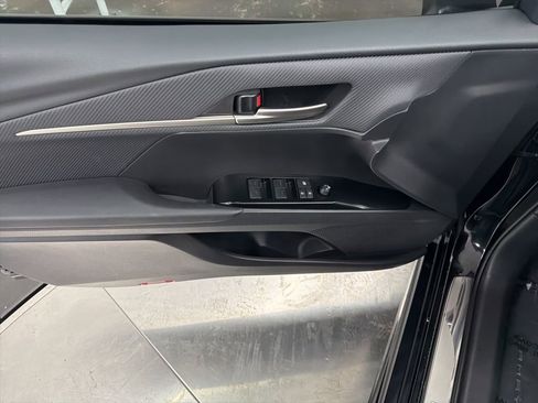 Used 2025 Toyota Camry SE image 14