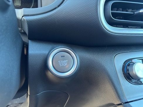 Used 2022 Hyundai Kona SEL image 25