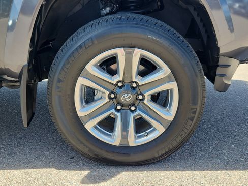 Used 2019 Toyota Tacoma Limited AWD/4WD image 17