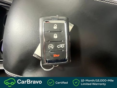 Used 2023 Jeep Grand Cherokee Overland w/ Luxury Tech Group IV AWD/4WD image 43