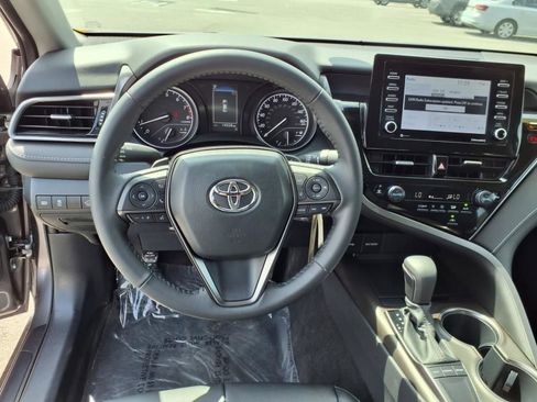 Certified 2022 Toyota Camry SE image 12