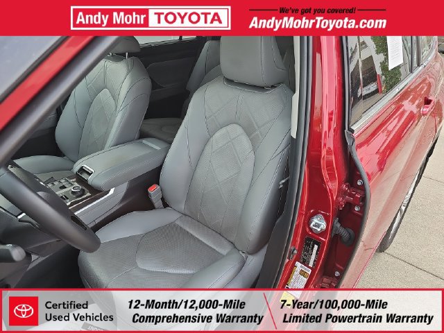 Certified 2026 Toyota Highlander Platinum AWD/4WD image 10
