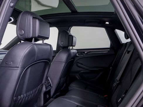 Certified 2023 Porsche Macan S AWD/4WD image 10