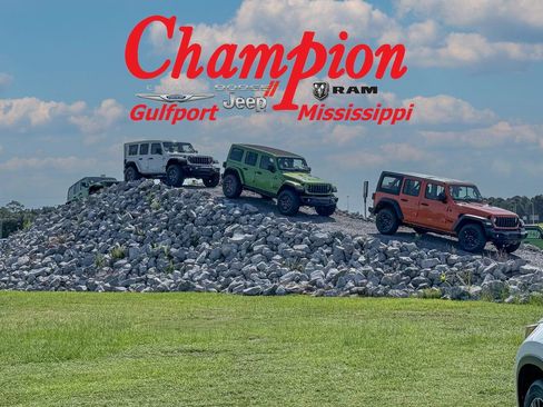 Used 2024 Chevrolet Equinox LT image 37