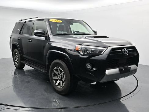 Used 2024 Toyota 4Runner TRD Off-Road AWD/4WD image 2