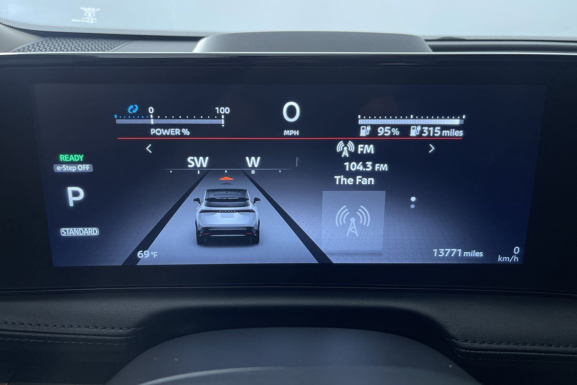 Certified 2024 Nissan Ariya AWD image 17