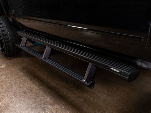 Used 2018 Chevrolet Silverado 1500 LT w/ Texas Edition image 13