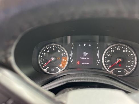 Used 2020 Jeep Renegade Latitude w/ Popular Equipment Group image 8