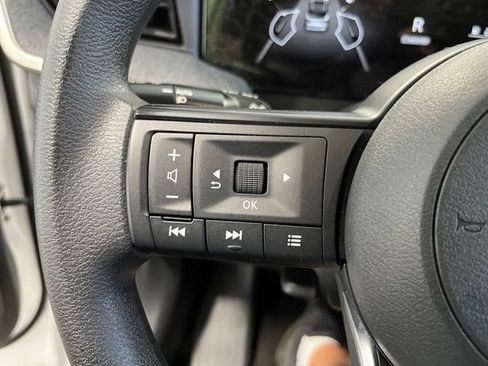 Used 2025 Nissan Kicks SV FWD image 25