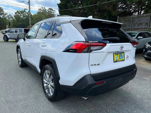 Used 2020 Toyota RAV4 XLE Premium image 6