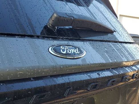 Used 2025 Ford Explorer ST RWD image 6