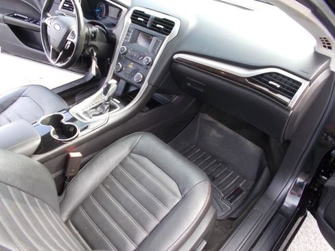 Used 2015 Ford Fusion SE w/ Equipment Group 202A image 21