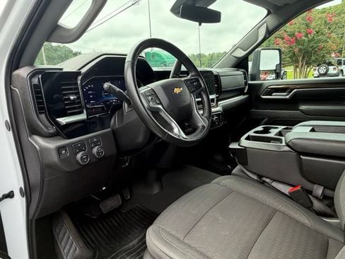 Used 2025 Chevrolet Silverado 2500 LT w/ Convenience Package AWD/4WD image 10