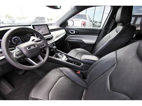 Used 2025 Jeep Compass Limited w/ Elite Group AWD/4WD image 32