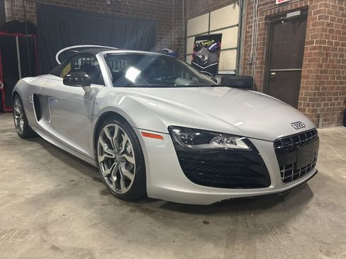 Used 2011 Audi R8 V10 image 19