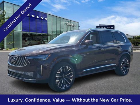 Certified 2025 Volvo XC90 B5 Core AWD/4WD image 3