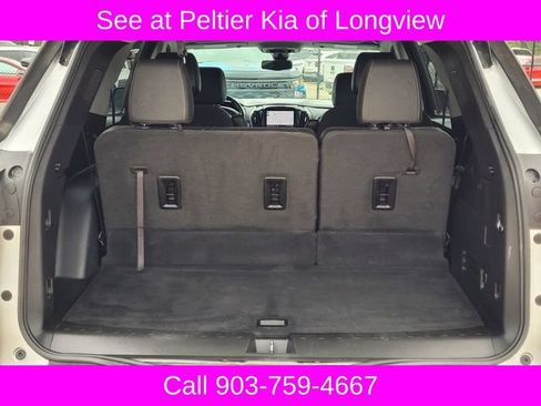 Used 2021 Chevrolet Traverse RS FWD image 9