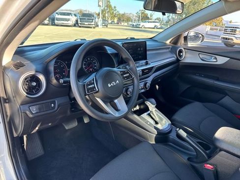 Used 2023 Kia Forte LXS image 9
