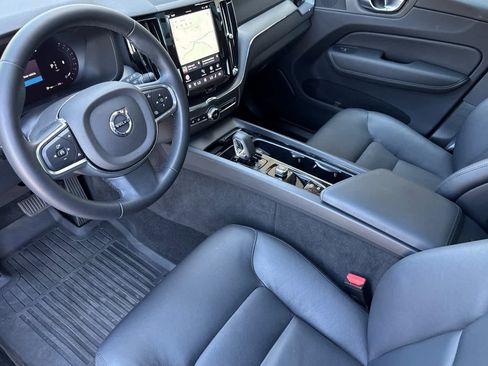 Used 2024 Volvo XC60 B5 Core image 10