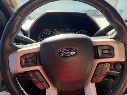 Used 2017 Ford F250 Lariat w/ Lariat Ultimate Package image 26