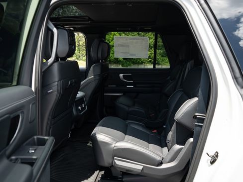 New 2026 Ford Expedition Max Platinum w/ Stealth Performance Package AWD/4WD image 31