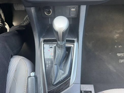 Used 2015 Toyota Corolla LE FWD image 21