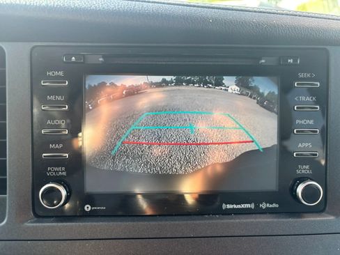 Used 2020 Toyota Sienna XLE Premium FWD image 26