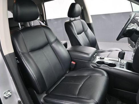 Used 2020 Nissan Pathfinder SL AWD/4WD image 30