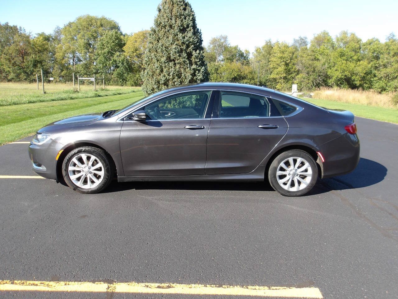 Used 2015 Chrysler 200 C FWD image 9